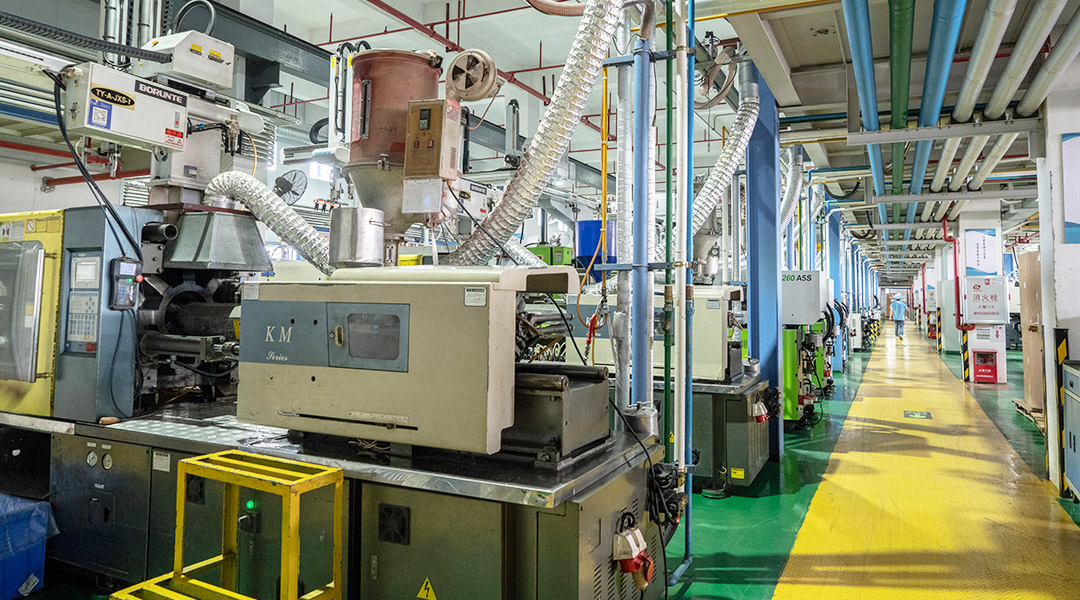 注塑配中央供料系統,原材料與生產現場分離 u6.jpg